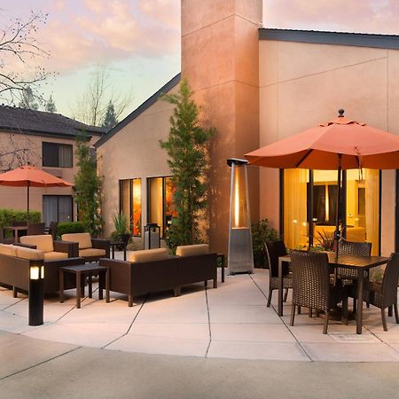 Courtyard By Marriott Вакавил Екстериор снимка