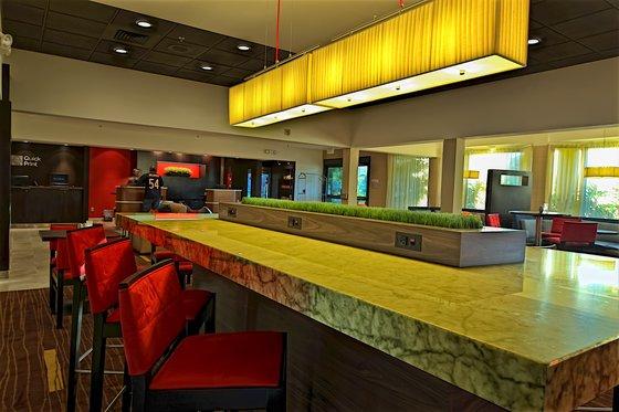 Courtyard By Marriott Вакавил Екстериор снимка