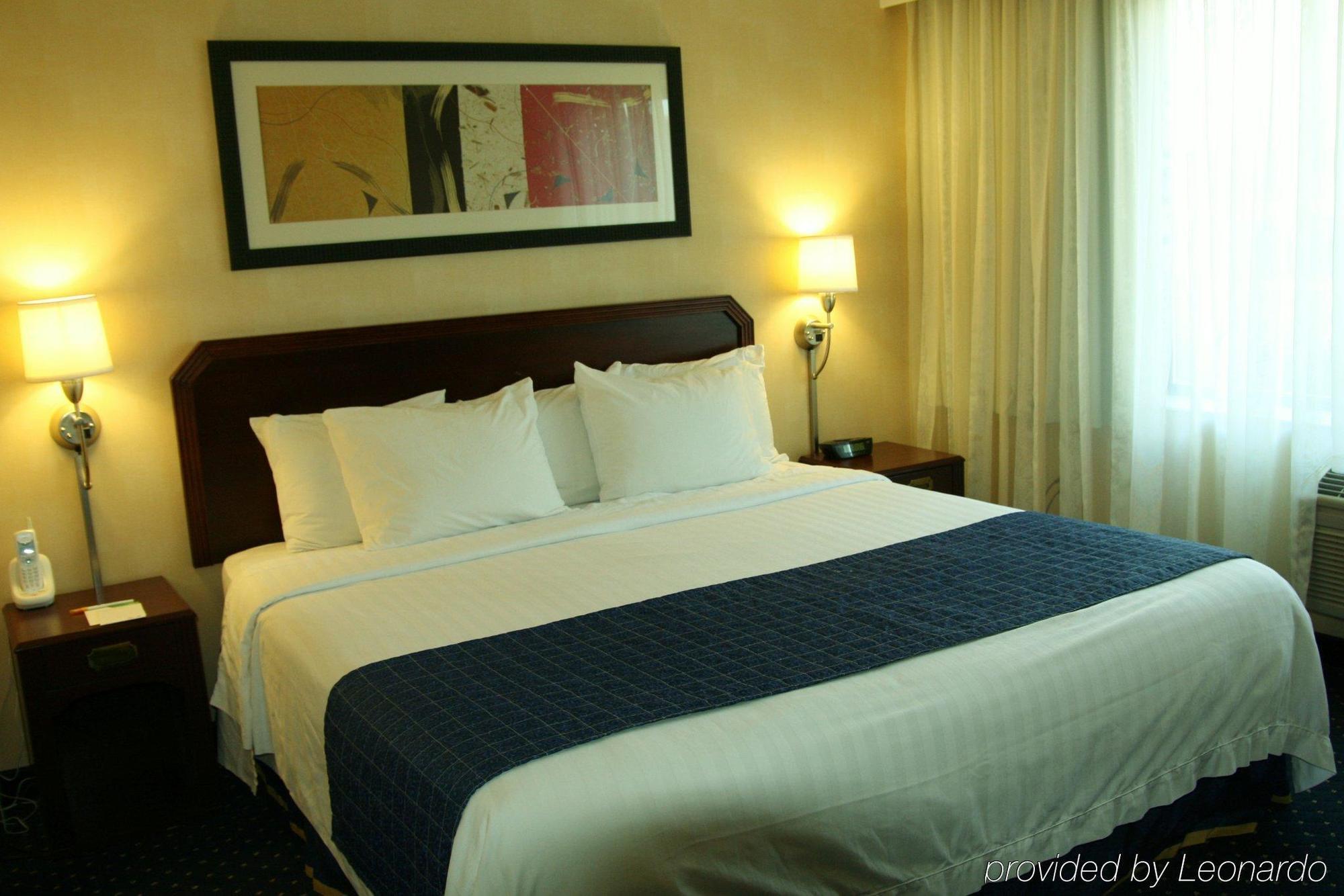 Courtyard By Marriott Вакавил Екстериор снимка